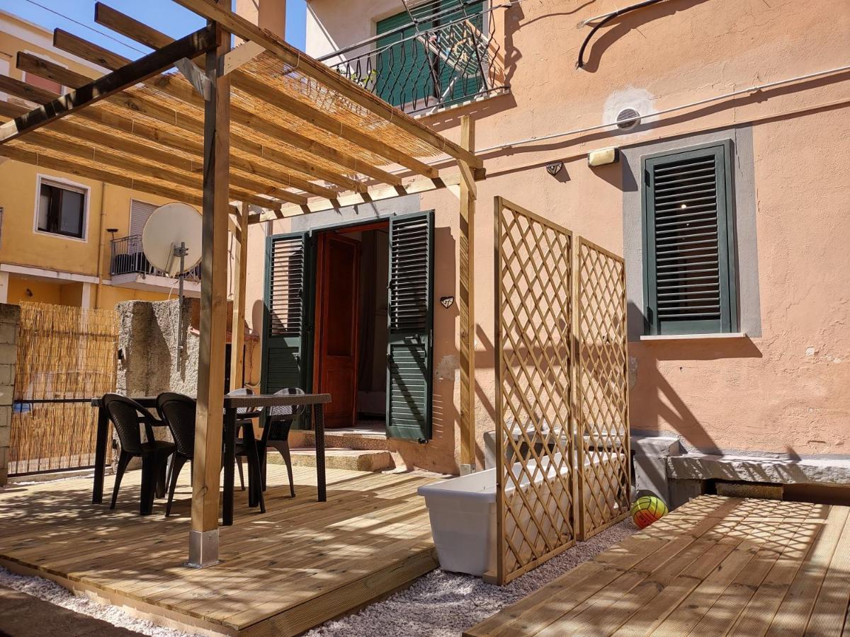 אולביה Appartamento Corallo With Private Garden מראה חיצוני תמונה